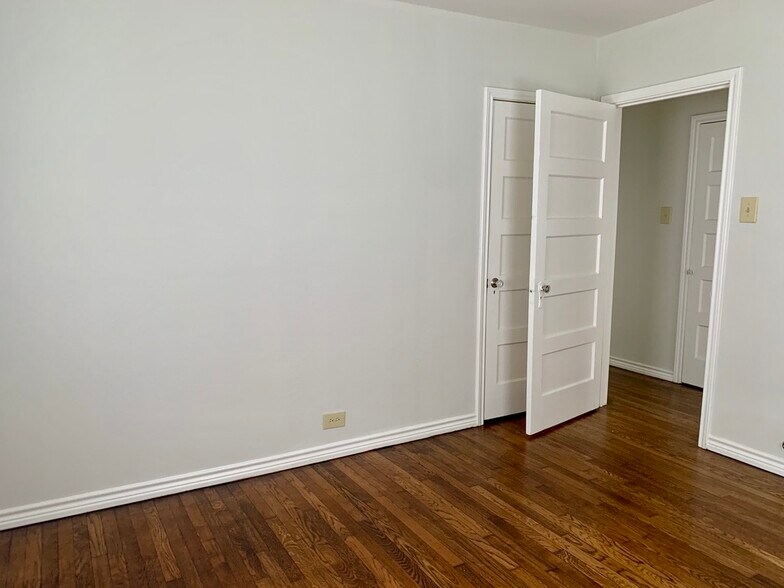 bedroom 11 x12 - 513 Eleanor Ave