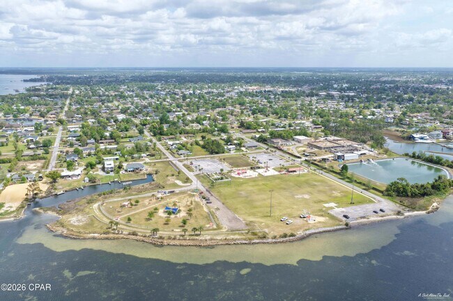 Building Photo - 404 Missouri Ave