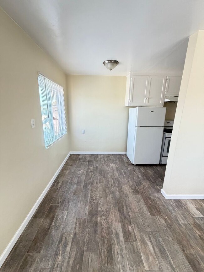 Building Photo - Top-Floor Corner Gem in the Heart of Normal Heights