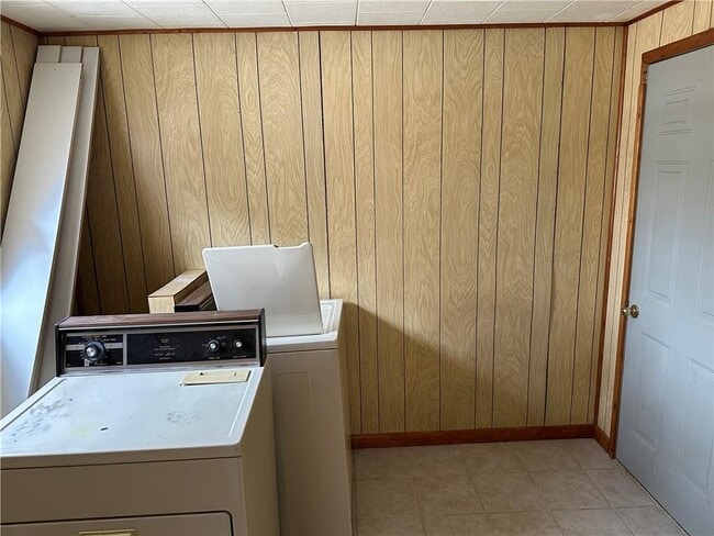 Building Photo - 203 Mill St