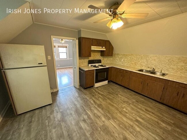 Building Photo - 194 Central Ave