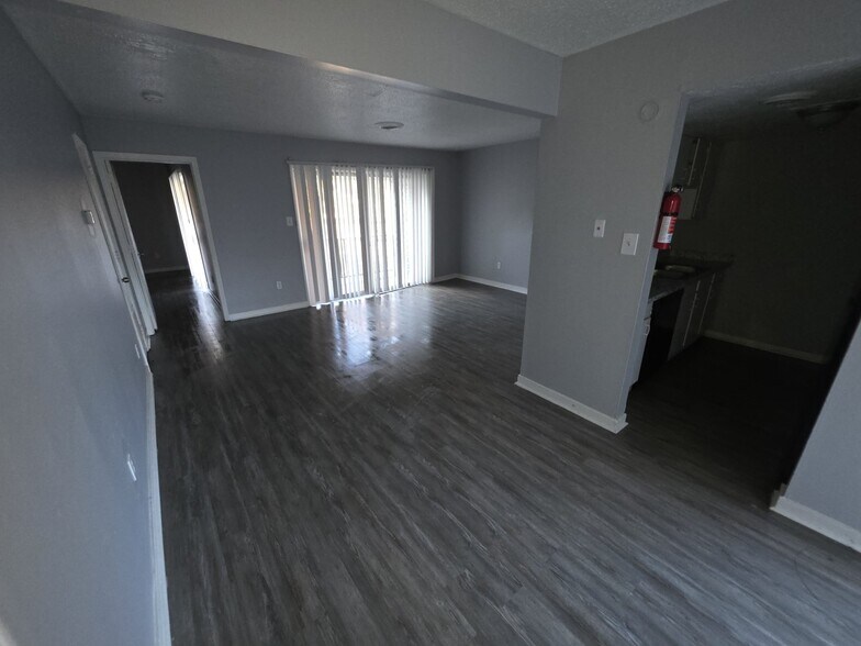 Building Photo - 225 W McDowell Rd