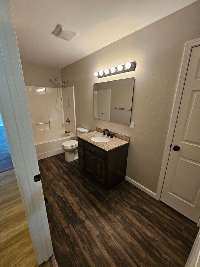 Building Photo - Spacious 3-Bedroom Home in Crossville with 2-Car Garage, Fenced Yard & Porches