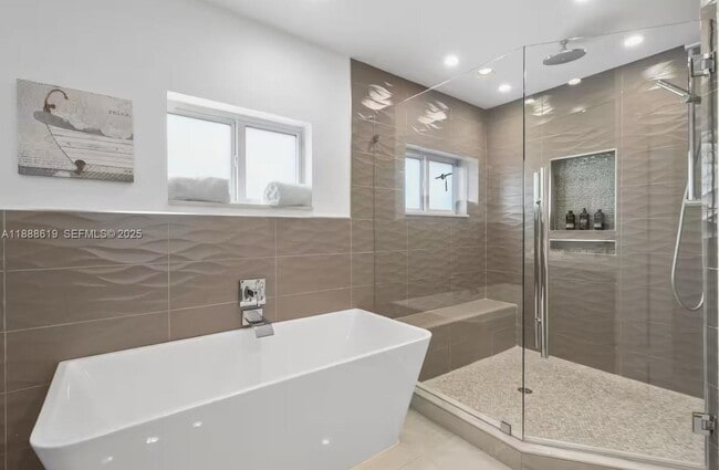 Building Photo - 7101 W Lake Dr