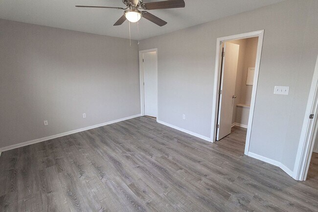 Building Photo - 5209-5211 Currituck Lane