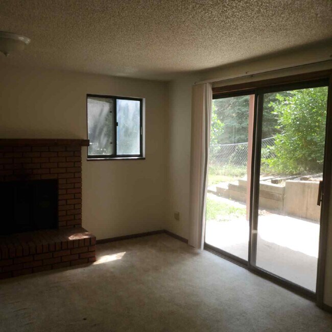 Building Photo - 1319 Glen Haven Dr