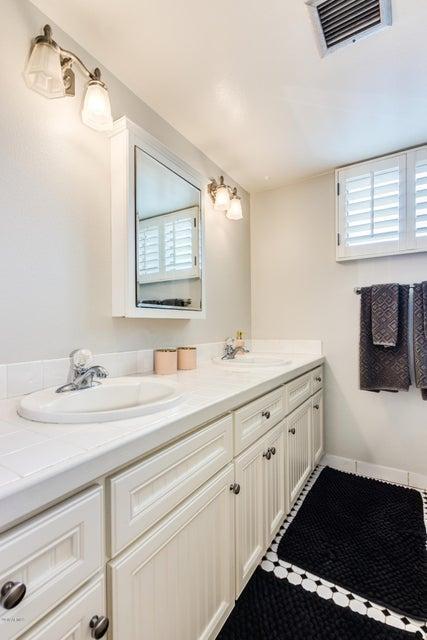 Building Photo - 2218 E Cactus Wren Dr