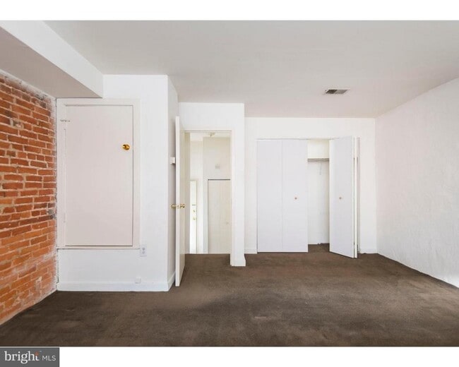 Building Photo - 2031 South St