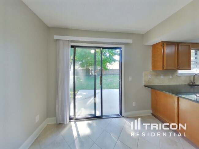 Building Photo - 2435 Burns Dr