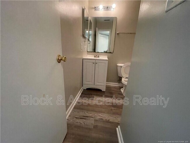 Building Photo - 3392 Galleria Dr