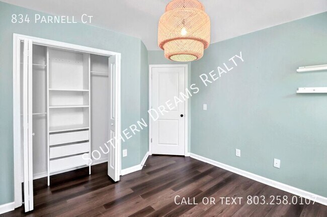 Building Photo - 834 Parnell Ct