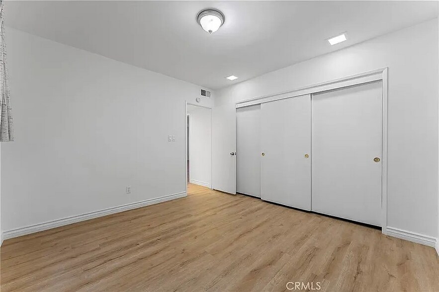 Building Photo - 1015 N Michillinda Ave