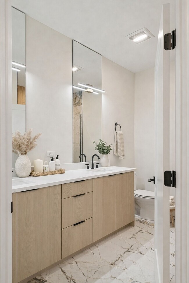 Building Photo - 4536 S Prairie Ave