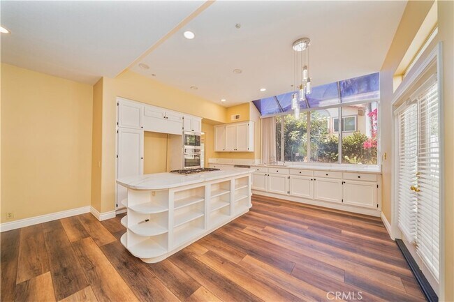 Building Photo - 9531 Montanza Way