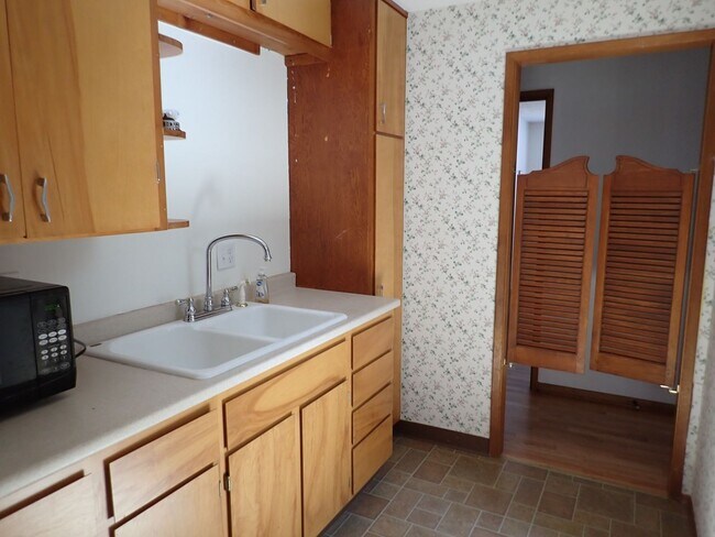 Building Photo - Charming 3 Bedroom Downtown Puyallup Home