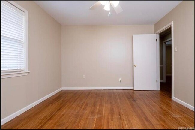 Building Photo - 32 Lenon Dr