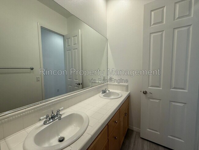 Building Photo - 605 Corte Sol