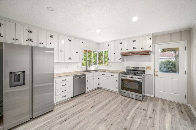 Building Photo - 3107 Prescott St