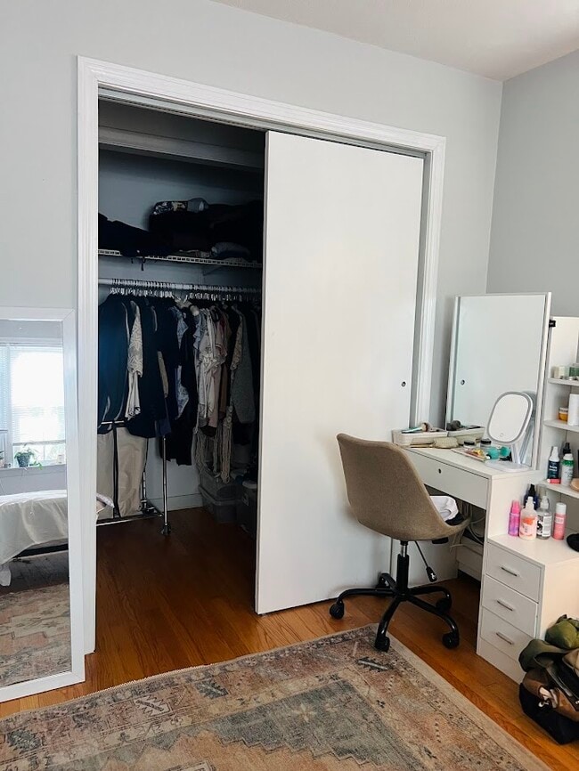 Building Photo - 747 N Main St