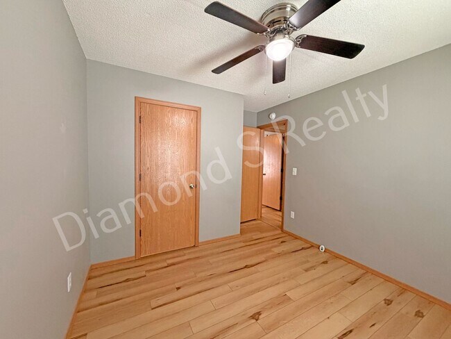 Building Photo - 1505 W Rainey St