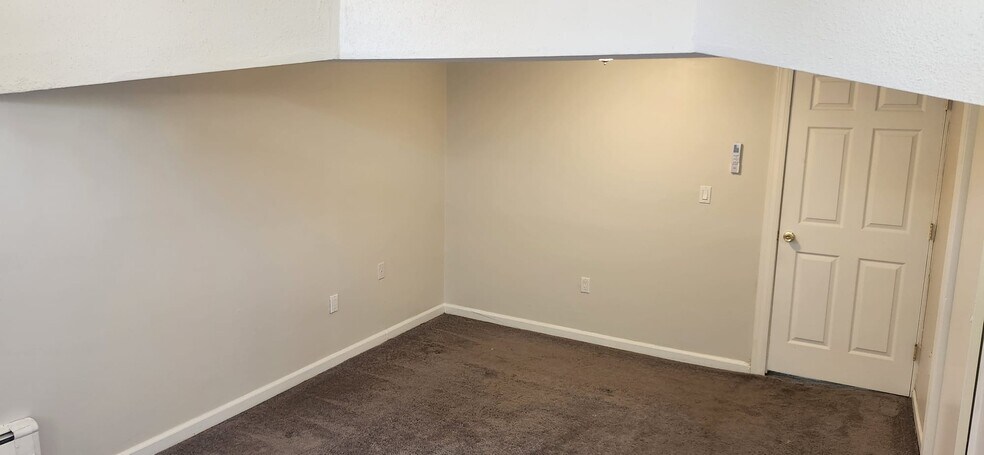 Building Photo - 171 Olive St