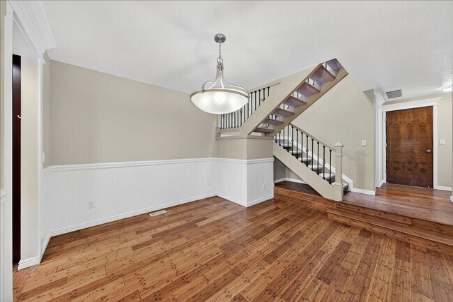 Building Photo - Gorgeous Updated Home in the Heart of Eagle Hills