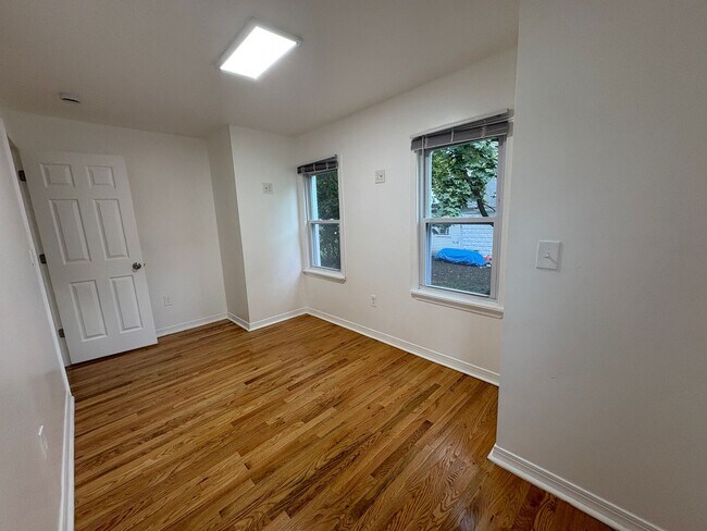Building Photo - 425 Drummond Ave