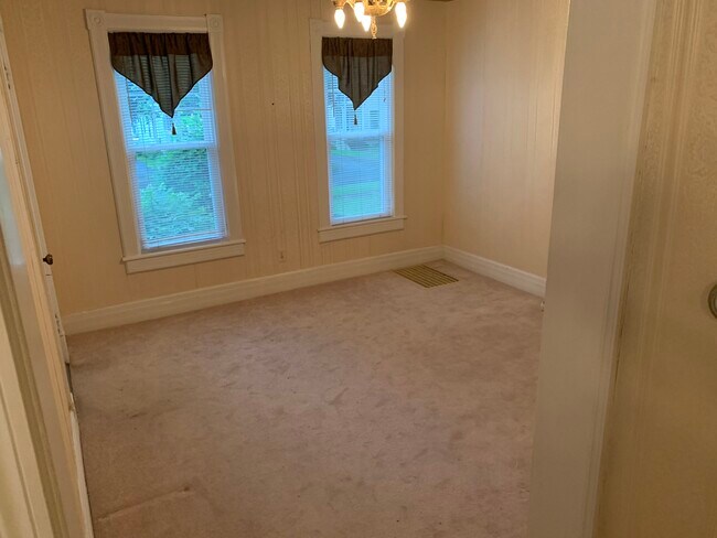 Building Photo - 46 Pearl St