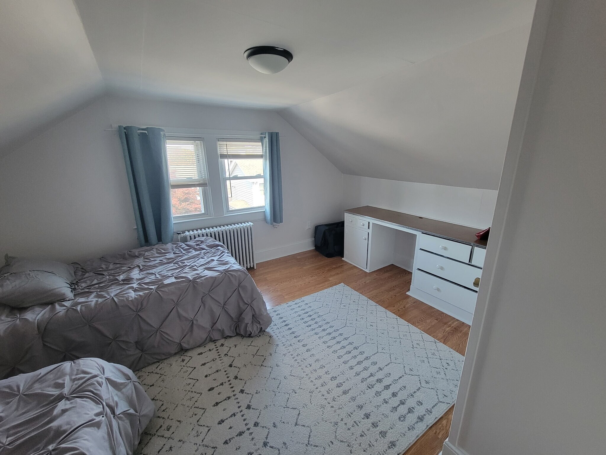 Building Photo - 19 Dixon St