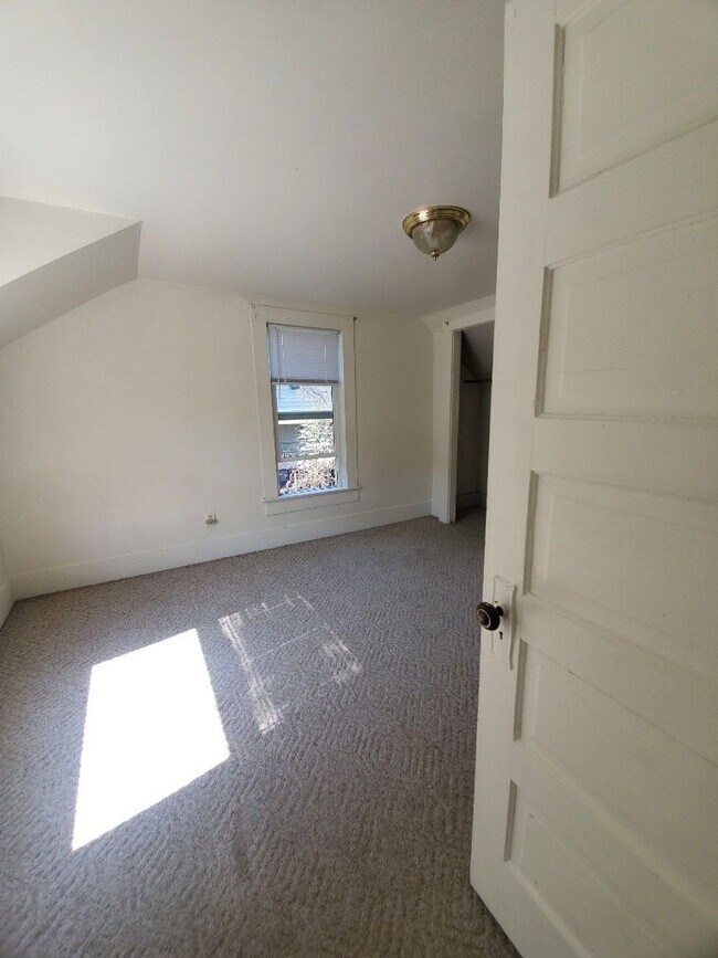 Building Photo - 509 N Forest St