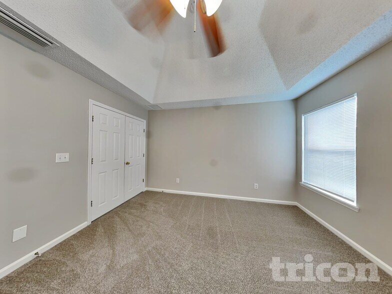 Building Photo - 883 Oak Arbor Cir