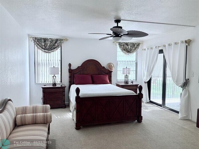 Building Photo - 2112 S Cypress Bend Dr