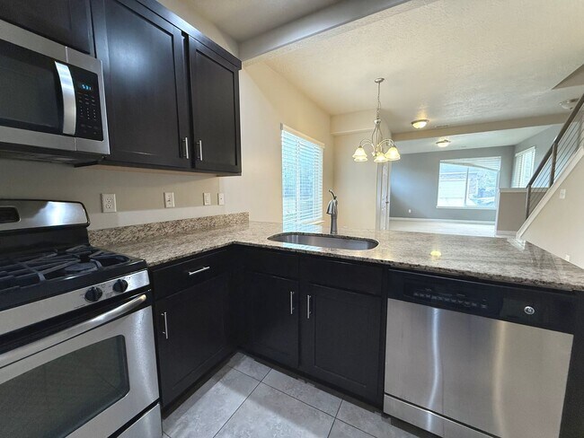 Building Photo - AVAILABLE JULY 1ST | 3 BED | 2.5 BATH | $2,295/MO