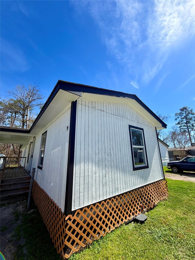 Building Photo - 3510 Fox Dr