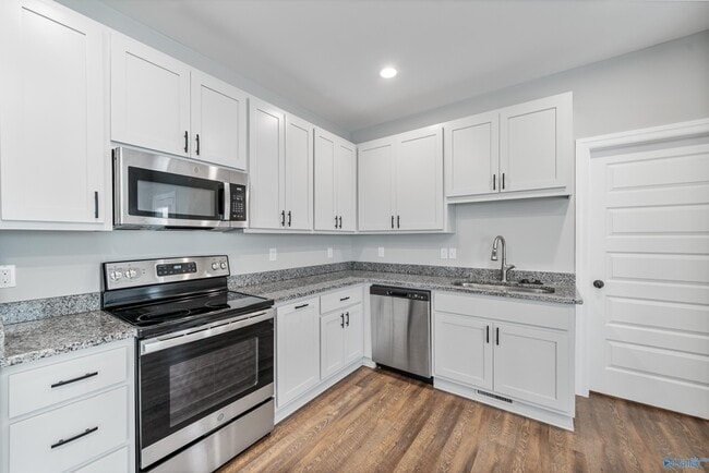 Building Photo - 1013 Highgrove Hts NW