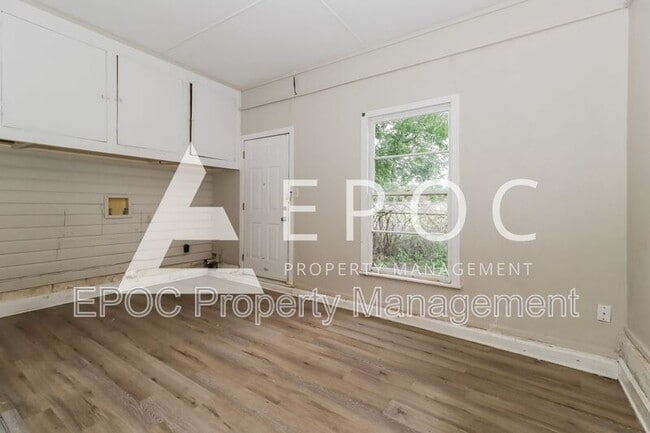 Building Photo - 1208 Hermosa Dr