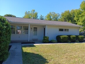 Building Photo - 4 Hemlock Dr