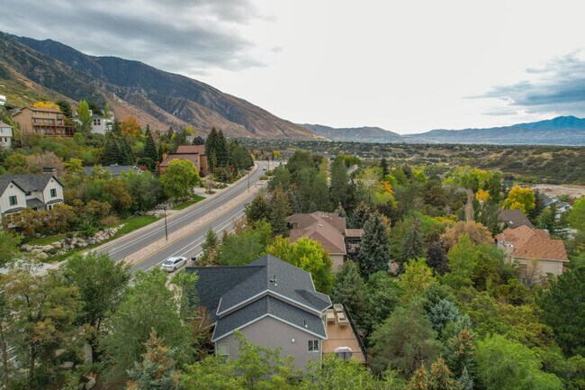 Building Photo - 10098 Wasatch Blvd