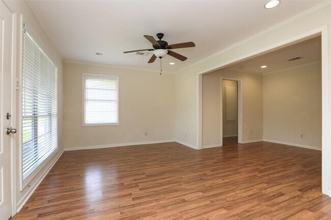 Building Photo - 10306 Oboe Dr