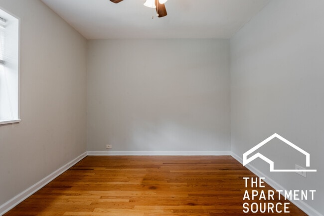 Building Photo - 6535 N Mozart St