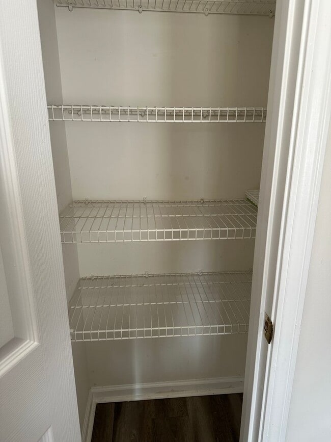 Building Photo - 3BR/2BA single level home