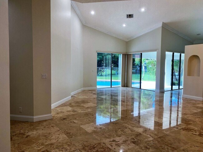 Building Photo - 1099 Waterbrook Ln