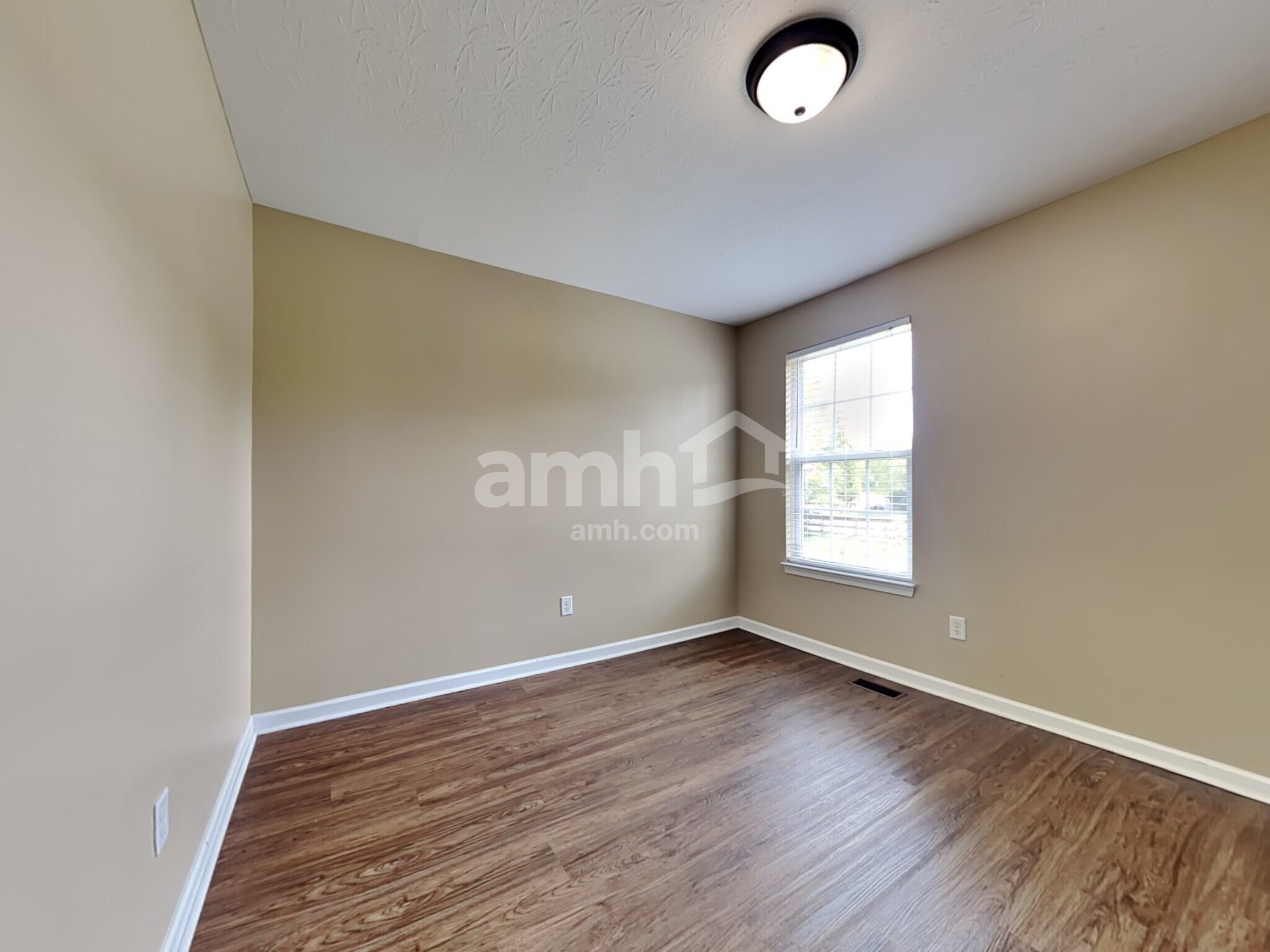 Building Photo - 1164 Turfway Ct
