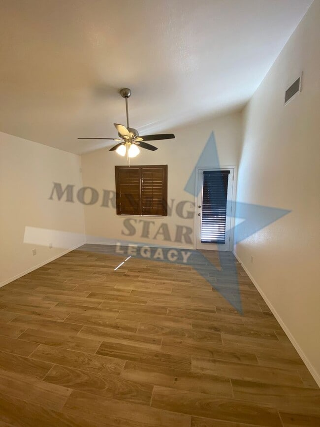 Building Photo - 3 bedroom home in Legends West!