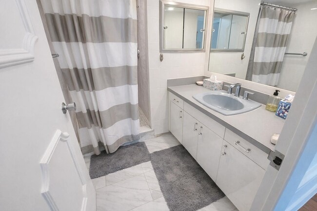 Building Photo - 3475 S Ocean Blvd