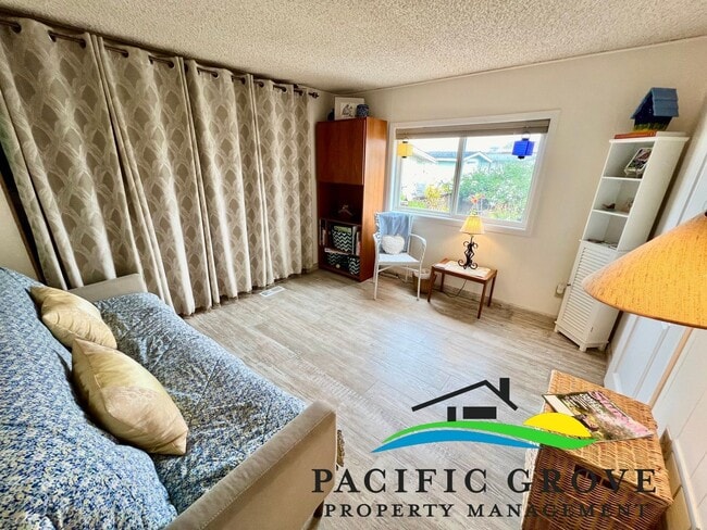 Building Photo - Lovely 2 bed 2 bath for Pro Am Available February 01, 2026!!