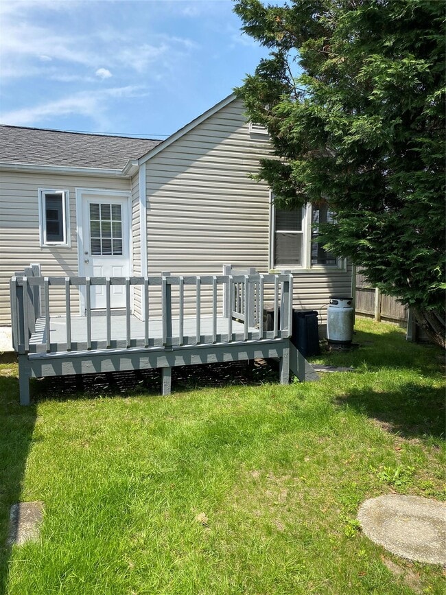 Building Photo - 95 Grandview Dr