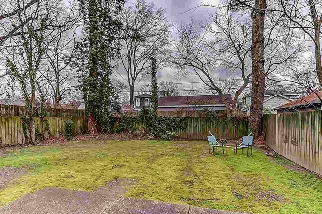 Building Photo - 1569 Forest Ave