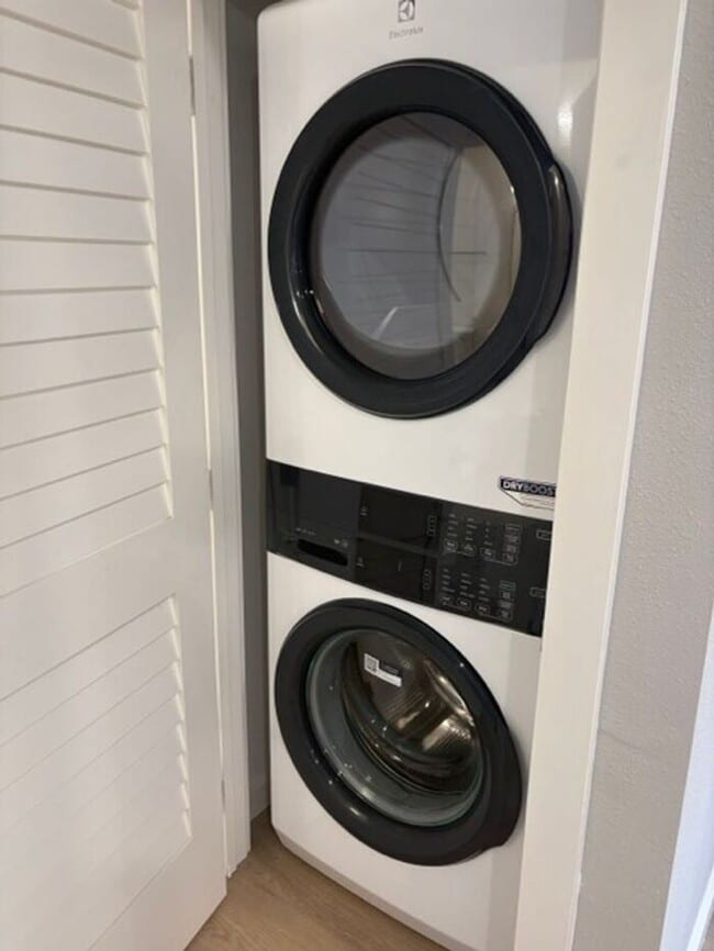 Building Photo - 1208 Willow St