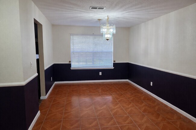 Building Photo - 15914 Pinyon Creek Dr